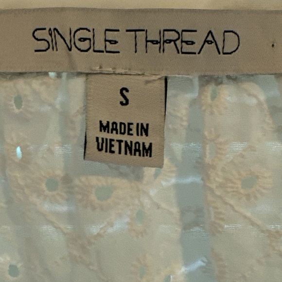 Single Thread Eyelet Peasant Top NWOT - Picture 4 of 4